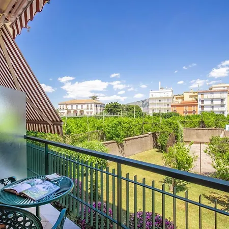 Domus Vittoria - The Luxury Quintessence דירה