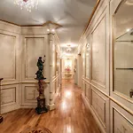 Domus Vittoria - The Luxury Quintessence Apartment
