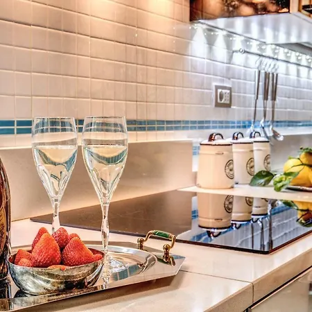 Domus Vittoria - The Luxury Quintessence شقة *