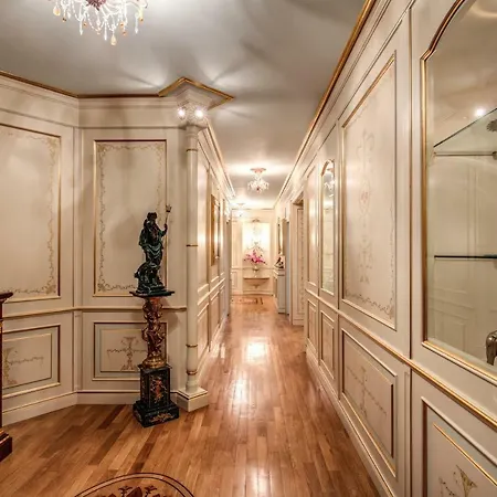 Domus Vittoria - The Luxury Quintessence شقة