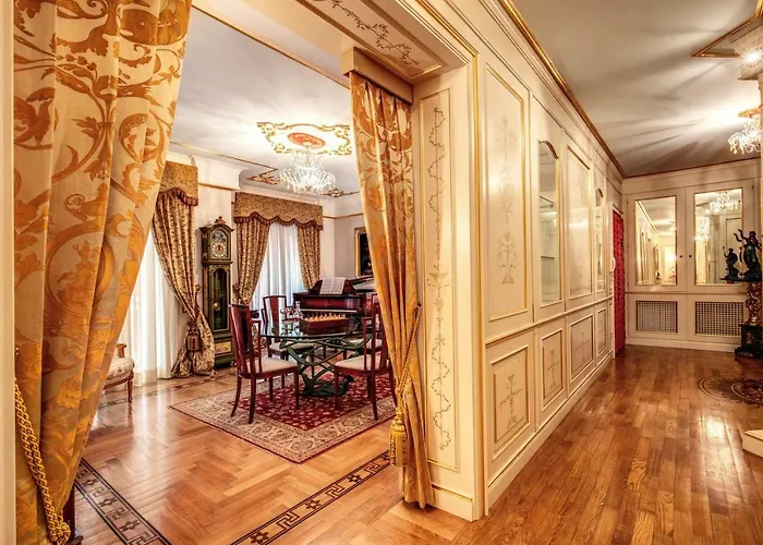 Domus Vittoria - The Luxury Quintessence Apartament *